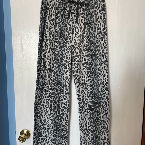 Women’s Pajama Pants, Size Large - Picture 3 of 4